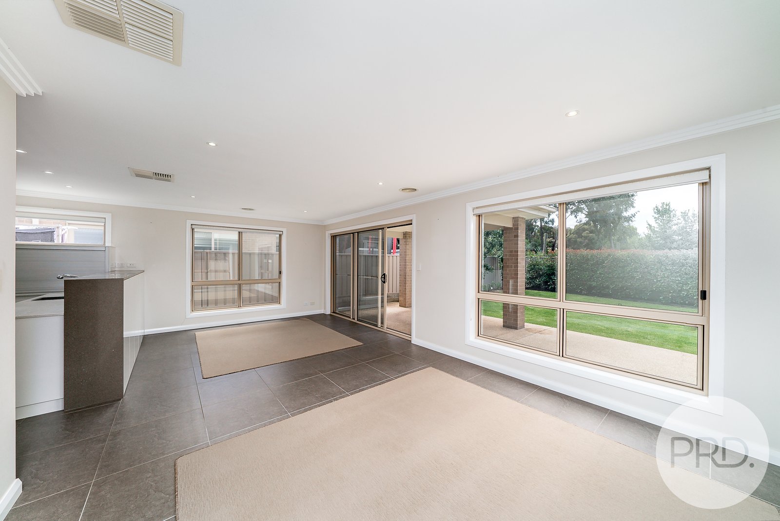 9A John Street KOORINGAL 4