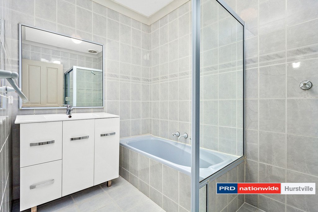 9a Mabel Street HURSTVILLE 4