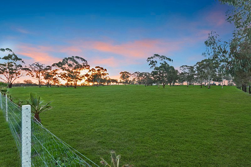9A Three Chain Road SEBASTIAN 1