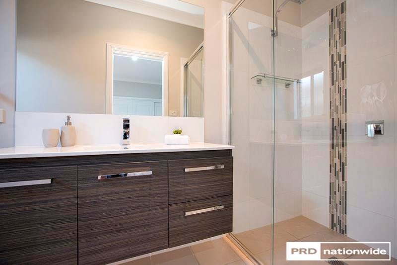 9A Warburton Drive TAMWORTH 6