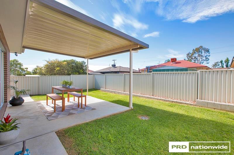 9A Warburton Drive TAMWORTH 9