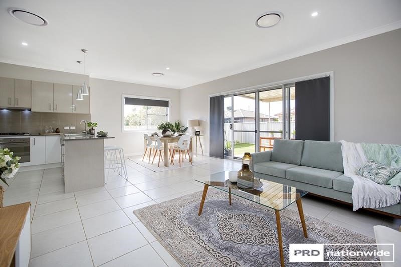 9A Warburton Drive TAMWORTH 4