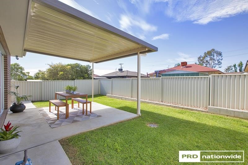 9A Warburton Drive TAMWORTH 8