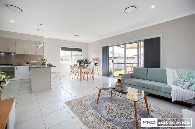 9A Warburton Drive TAMWORTH 4