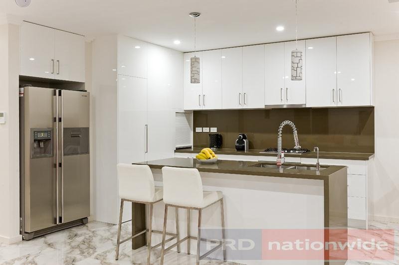 9a Wyatt Ave  PADSTOW 4