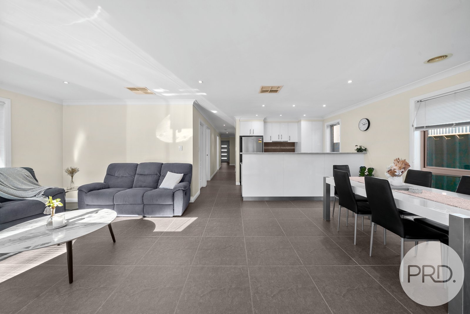 9B John Street KOORINGAL 4