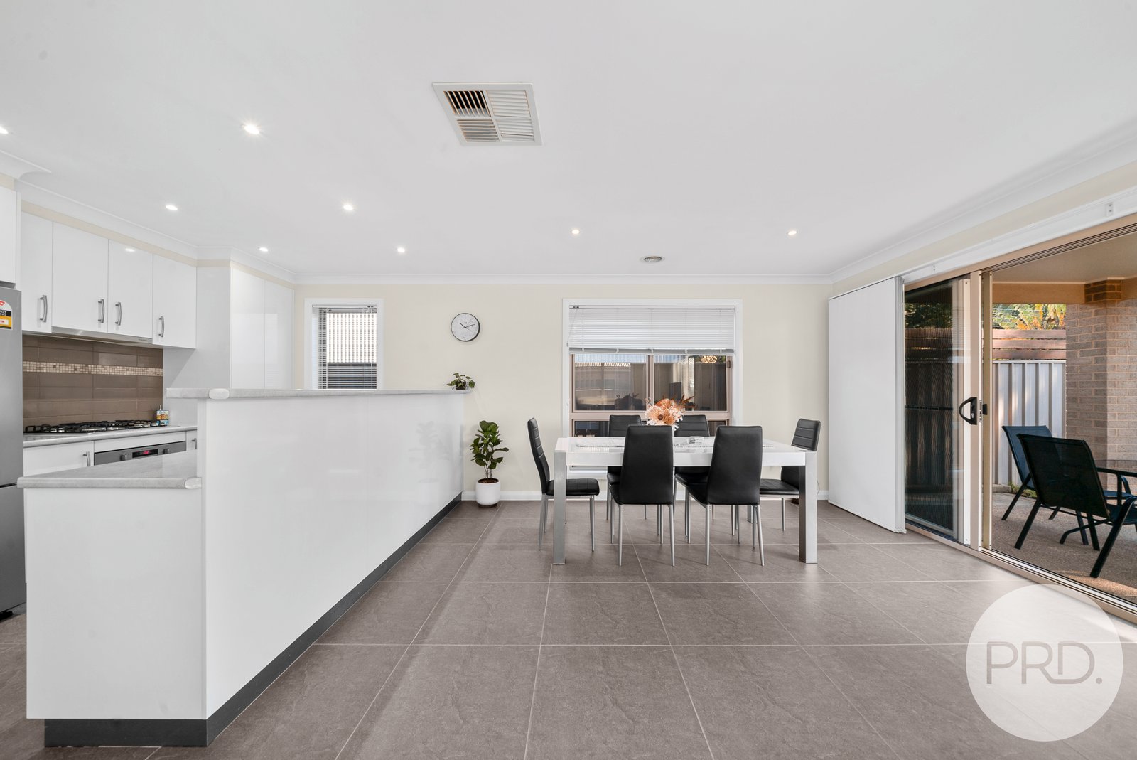 9B John Street KOORINGAL 5