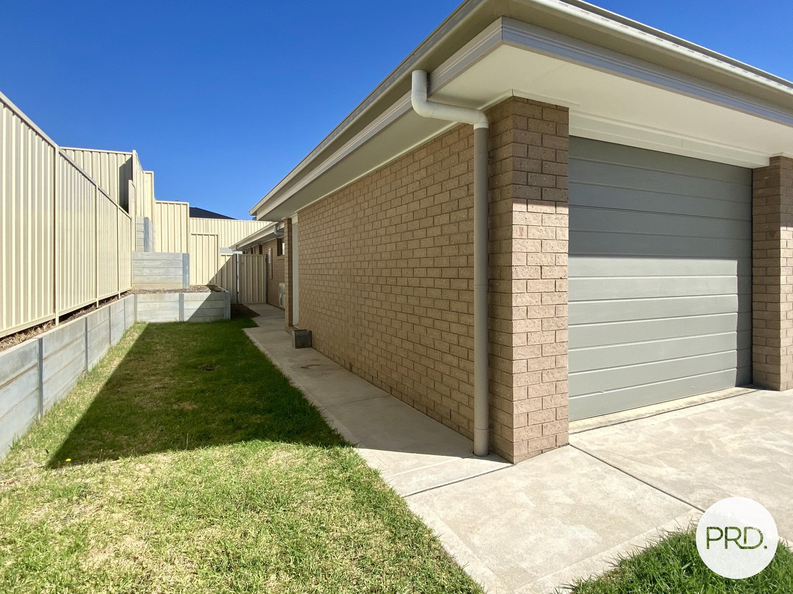 9B Royce Crescent LAVINGTON 1