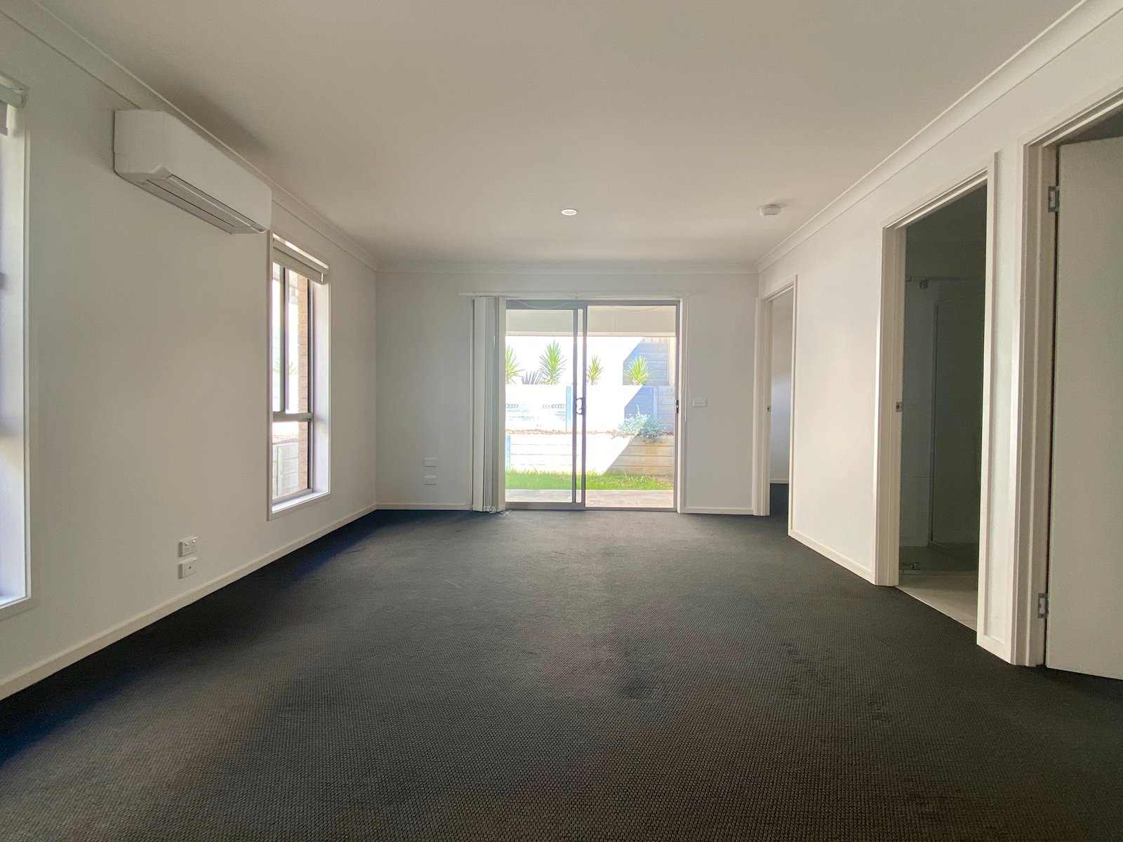 9B Royce Crescent LAVINGTON 5