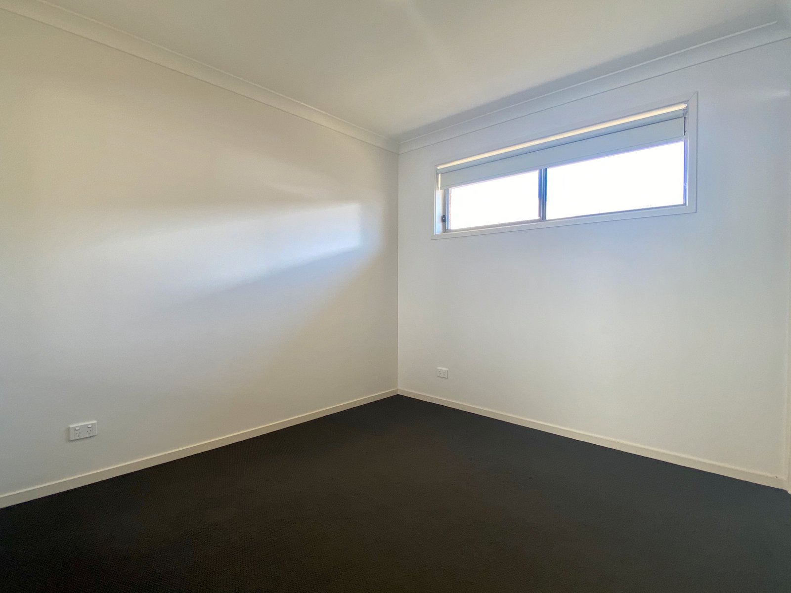 9B Royce Crescent LAVINGTON 8