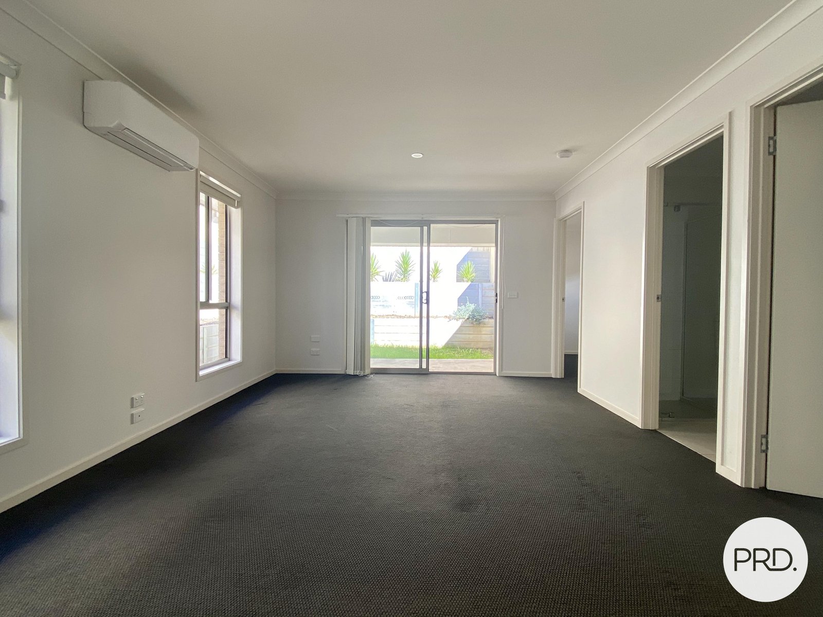 9B Royce Crescent LAVINGTON 4