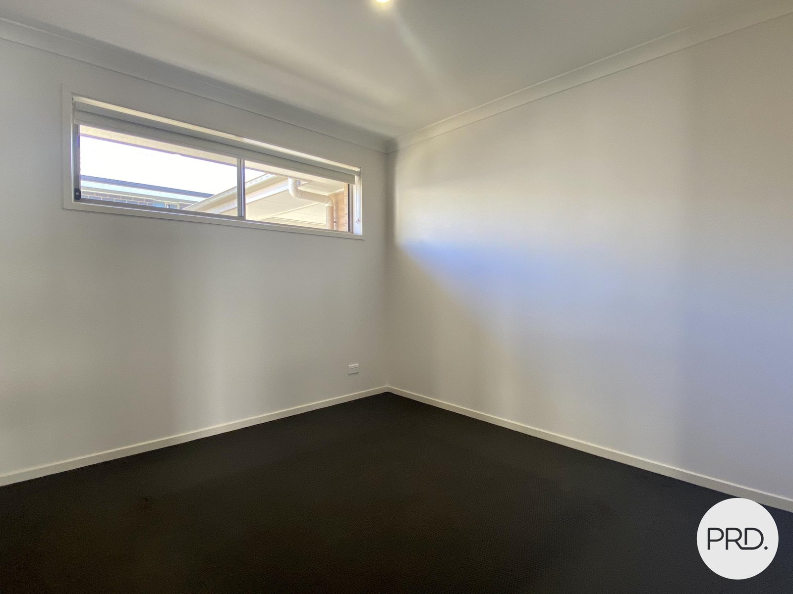 9B Royce Crescent LAVINGTON 5