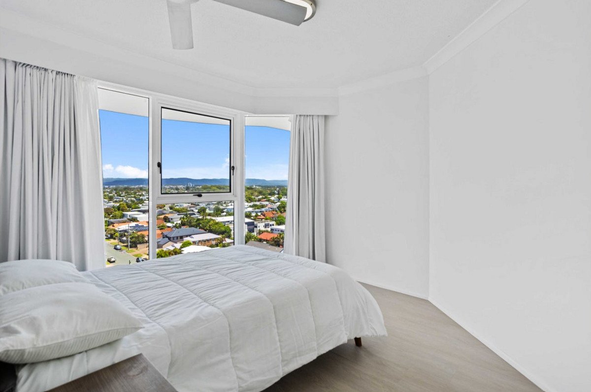 9C/3 Second Avenue Burleigh Heads 12