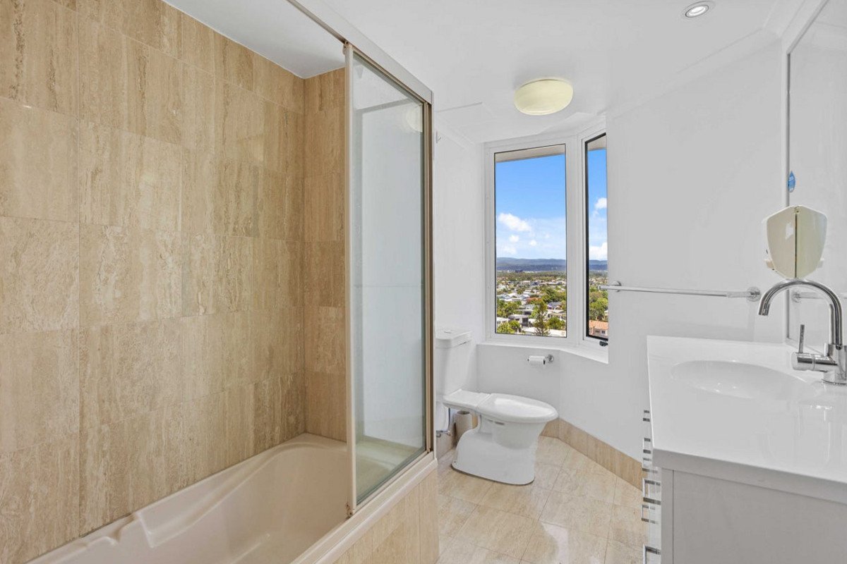 9C/3 Second Avenue Burleigh Heads 13