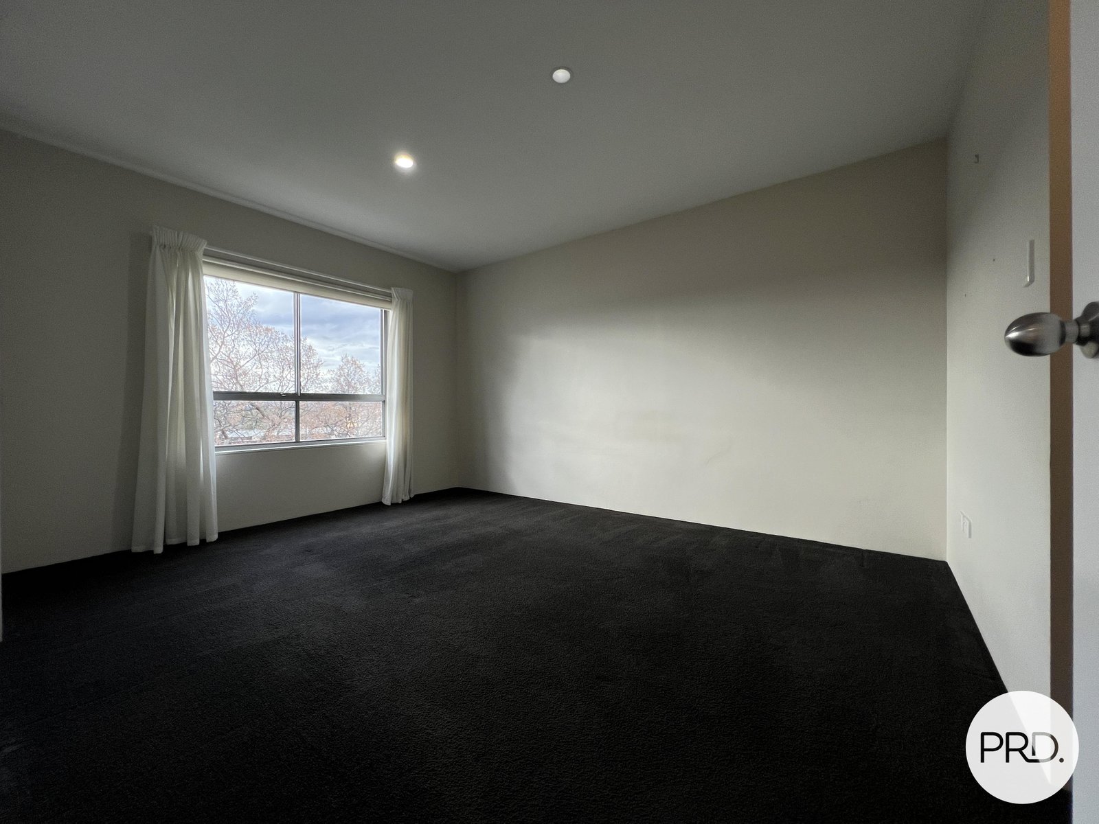 9D/17 Uriarra Road QUEANBEYAN 8