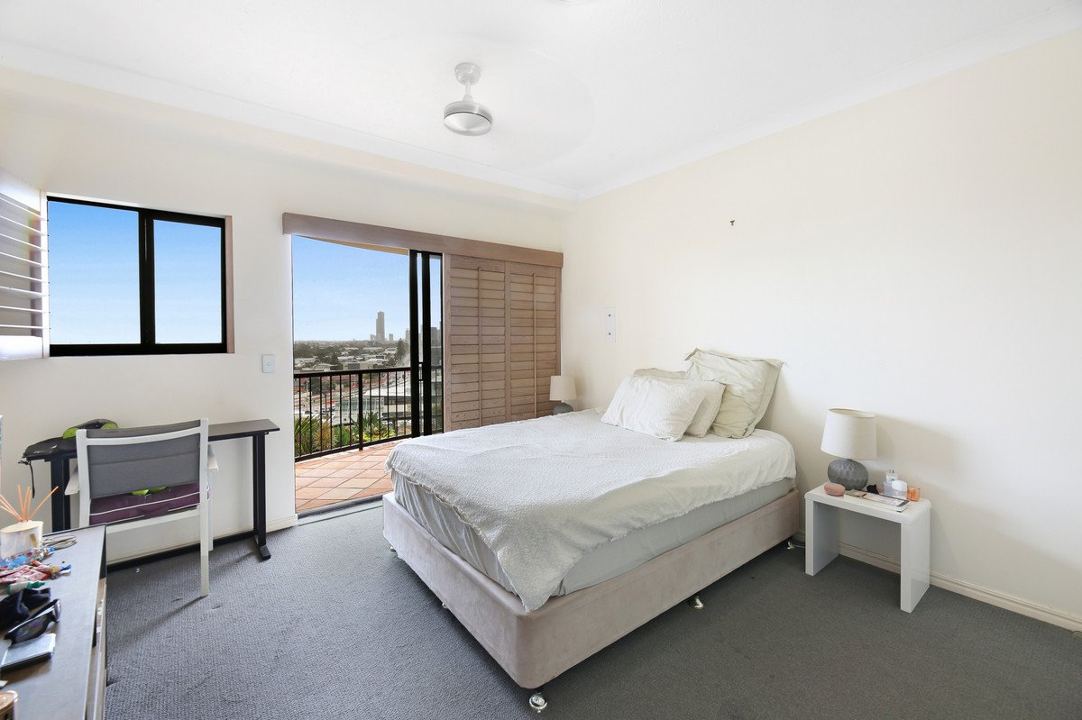 A17/1 Great Hall Drive Miami 9