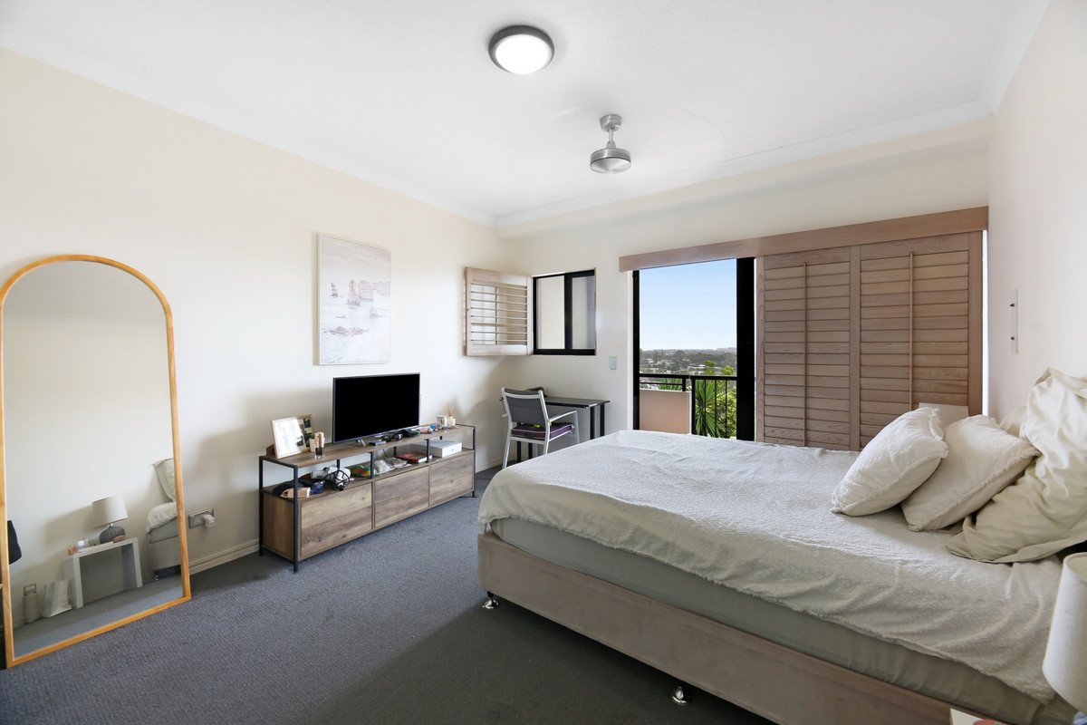 A17/1 Great Hall Drive Miami 10