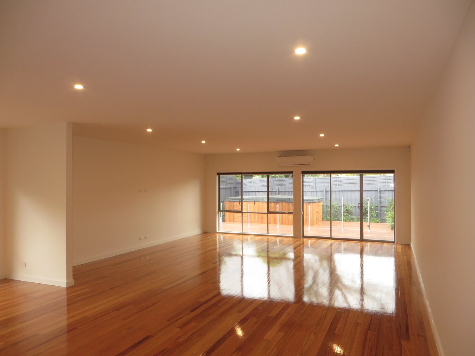 Gallery: A/19 Reno Road