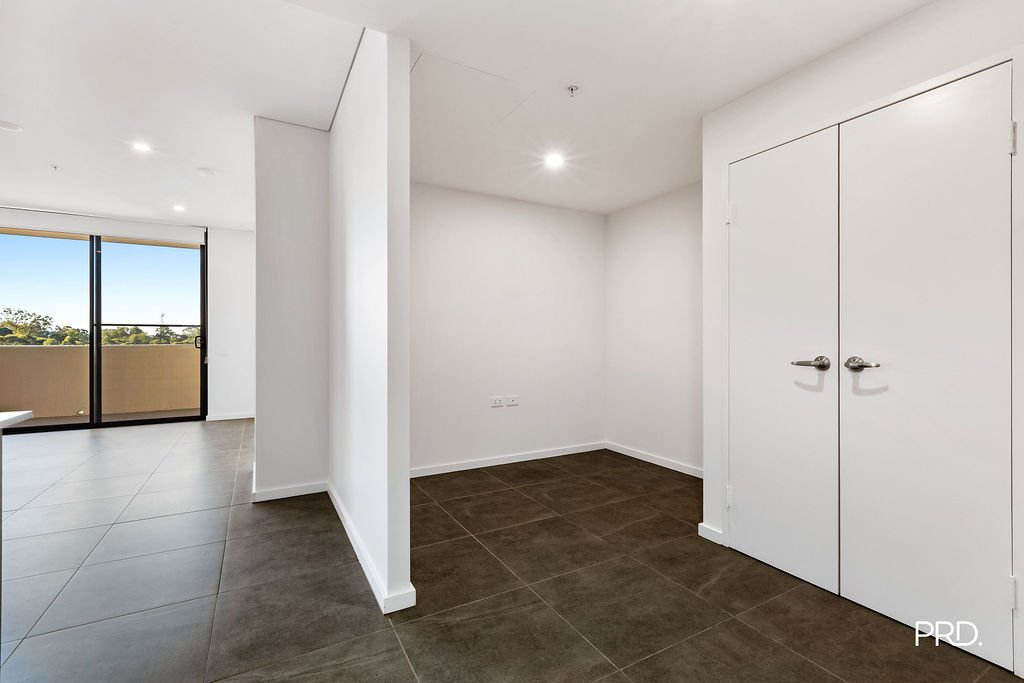 A202/98 Glenmore Ridge Dr  Glenmore Park 5