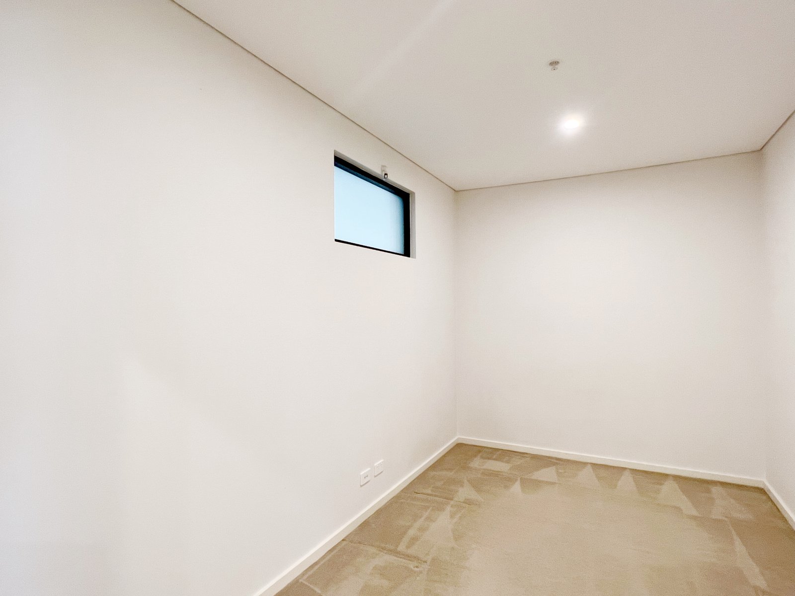 A210/5 Powell St  HOMEBUSH 4