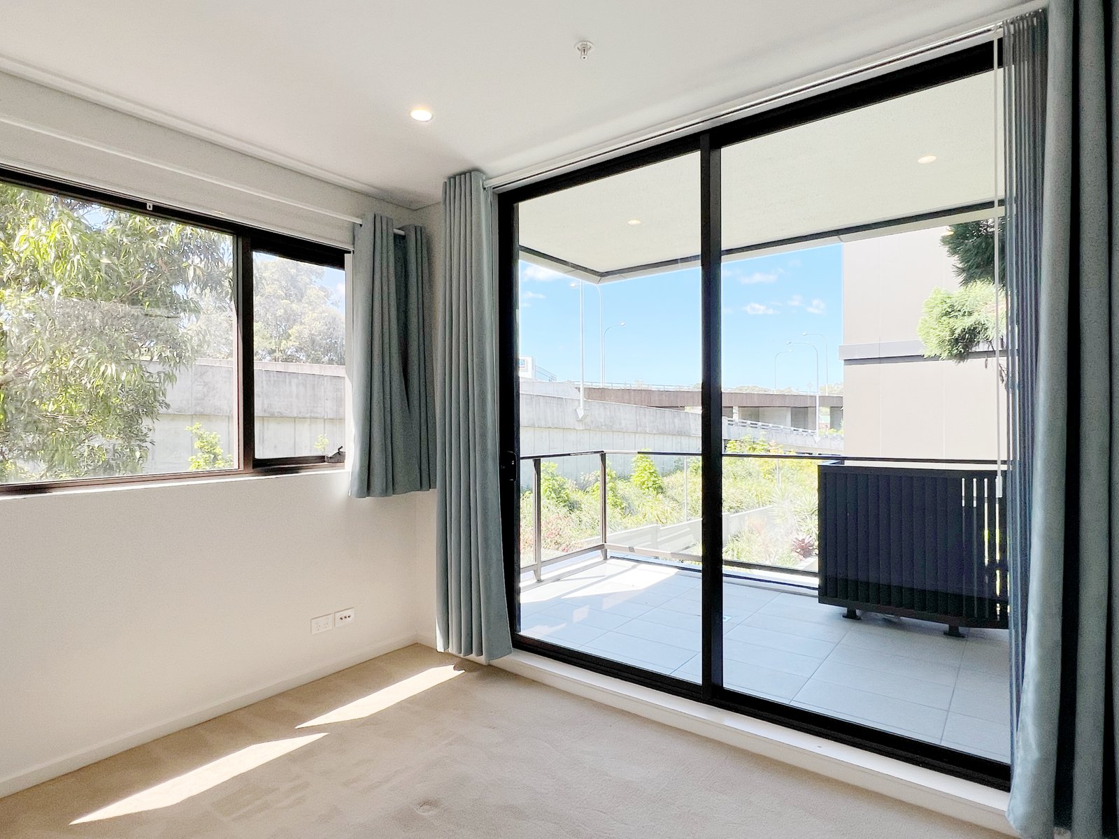 A210/5 Powell St  HOMEBUSH 8