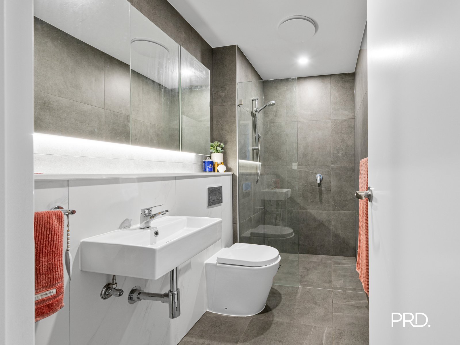 A211/90-98 Glenmore Ridge Drive Glenmore Park 4