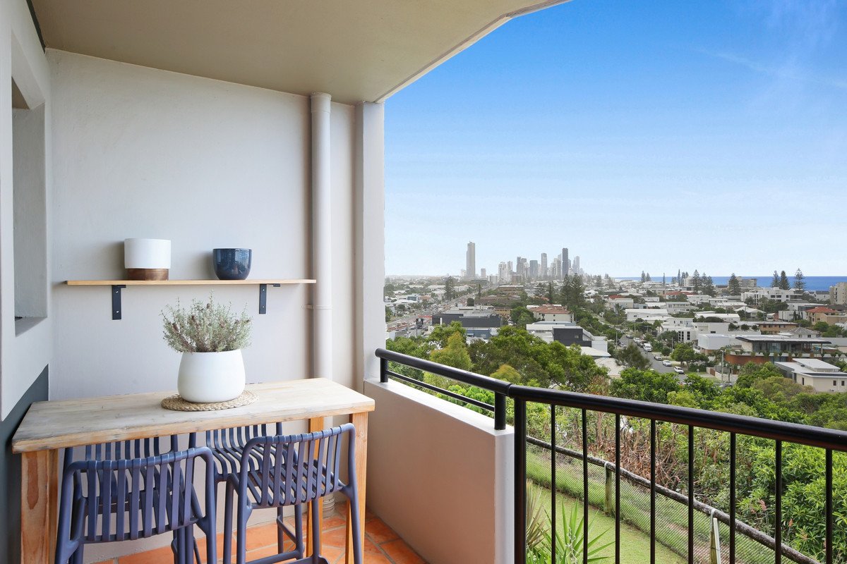 A24/1 Great Hall Drive Miami 14