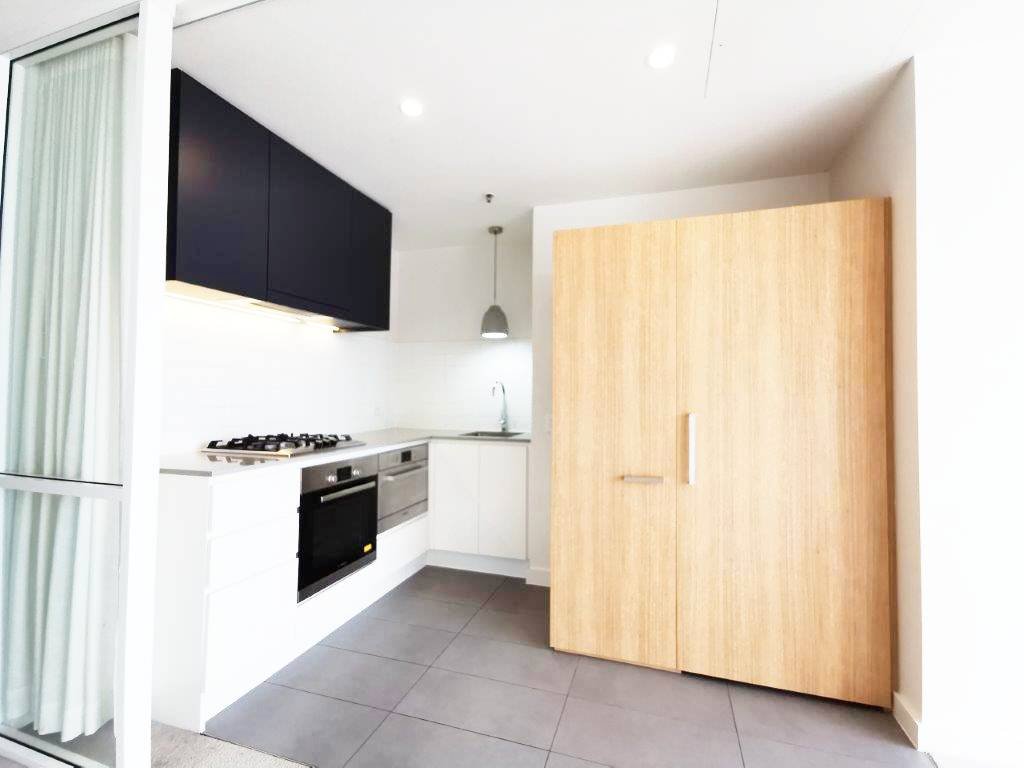 A906/20 Levey Street WOLLI CREEK 4