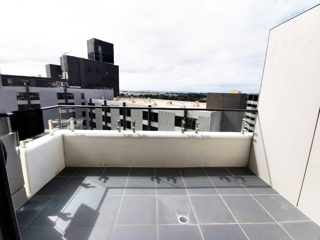 A906/20 Levey Street WOLLI CREEK 8