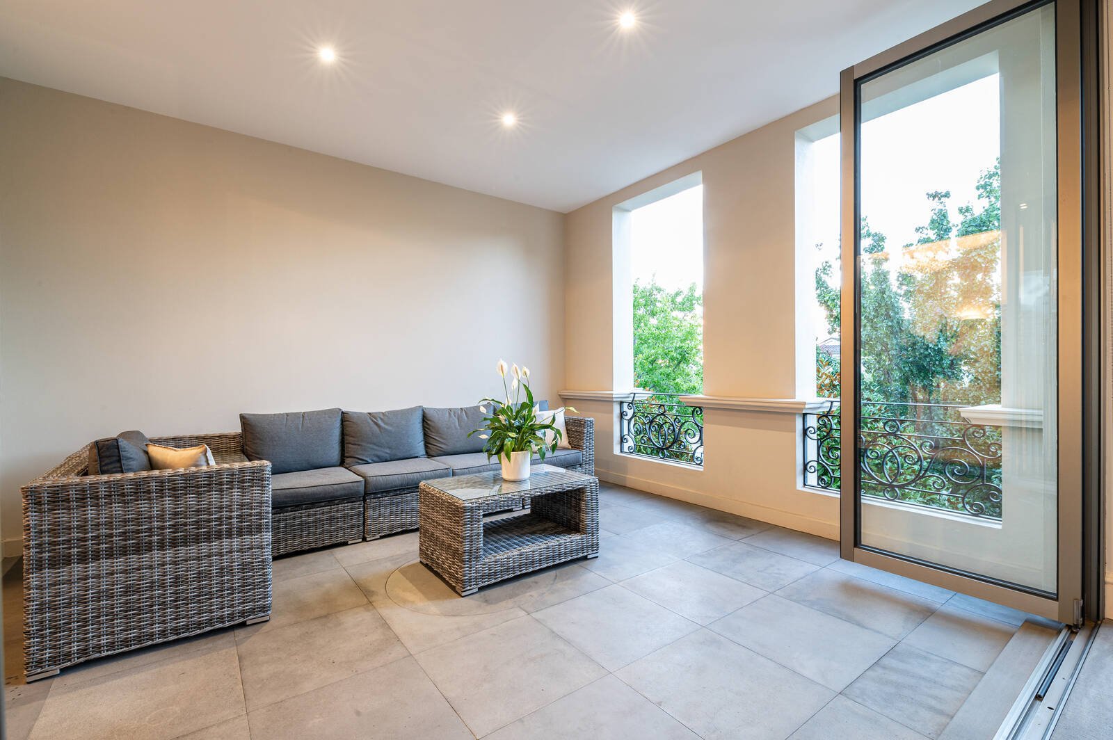 Real Estate and Property in Apartment 4/1 Tintern Avenue, Toorak, VIC