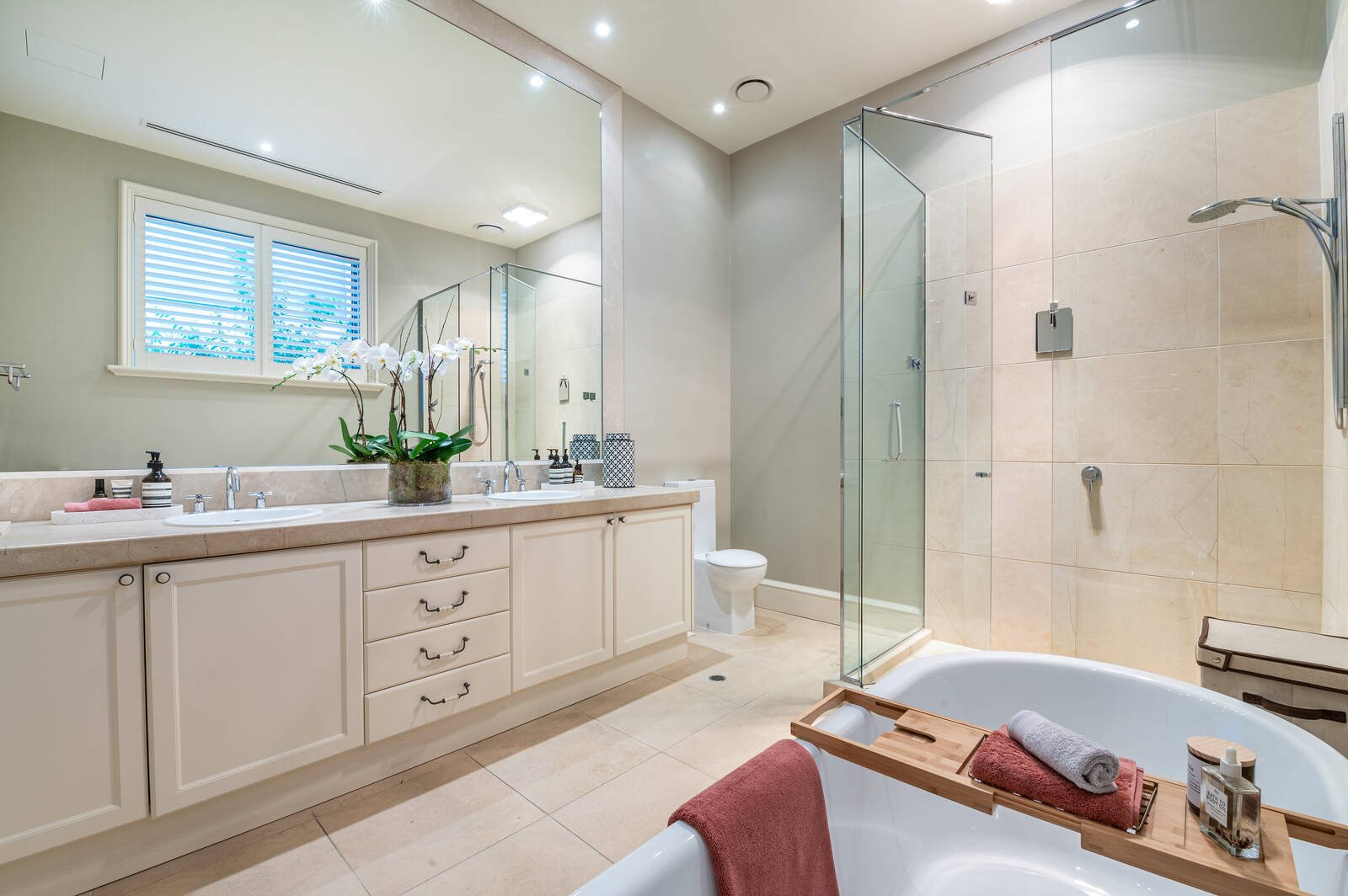 Real Estate and Property in Apartment 4/1 Tintern Avenue, Toorak, VIC