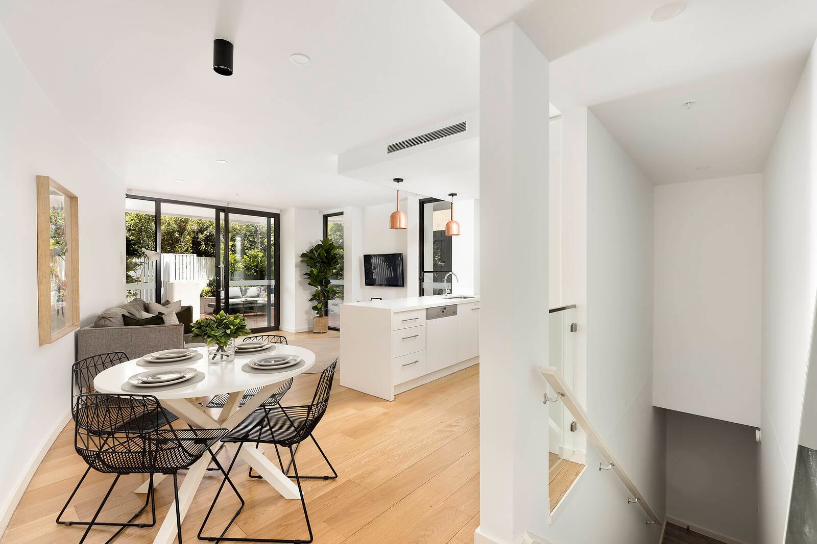 Real Estate and Property in APT 1/121 Riversdale Road, Hawthorn, VIC