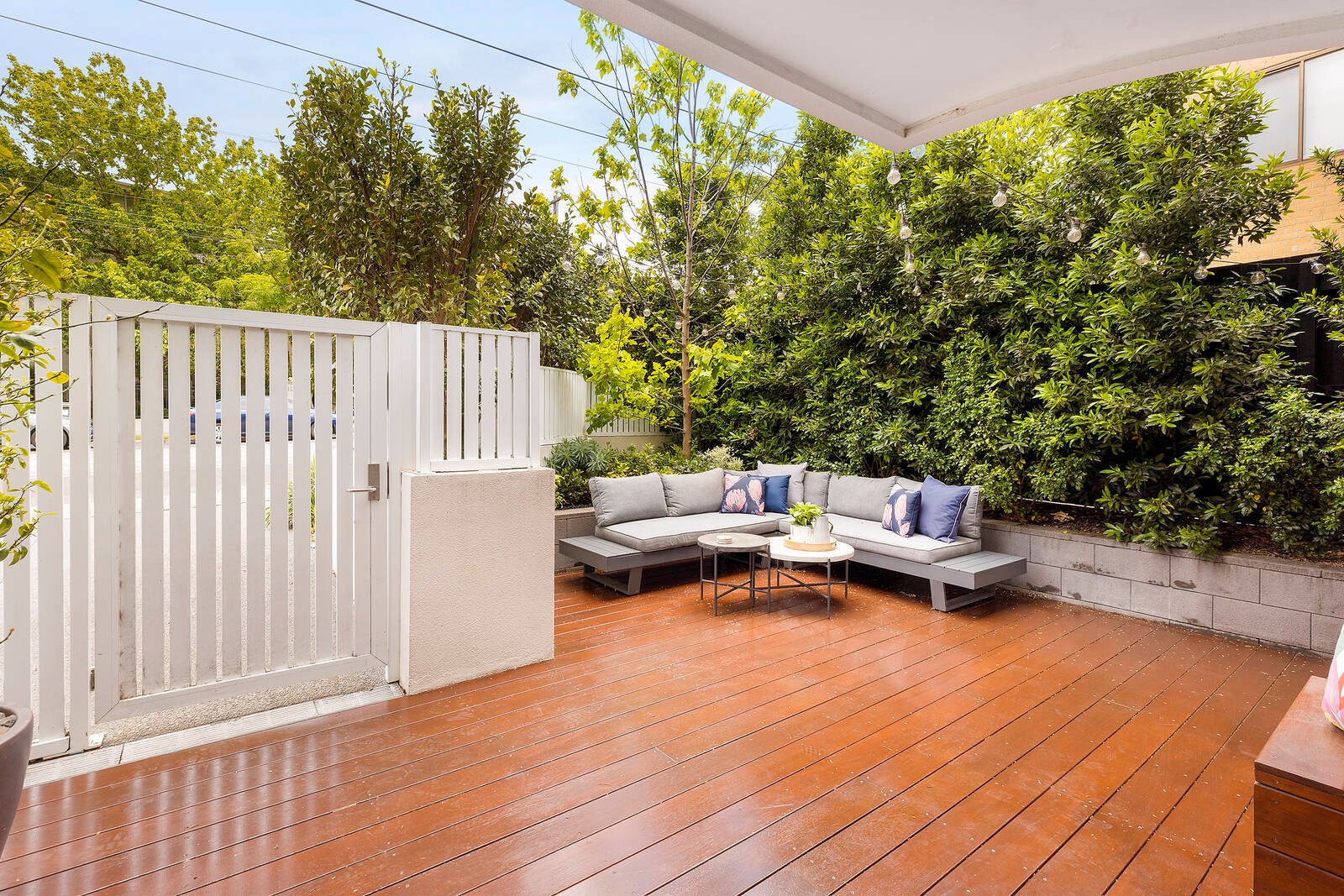 Real Estate and Property in APT 1/121 Riversdale Road, Hawthorn, VIC