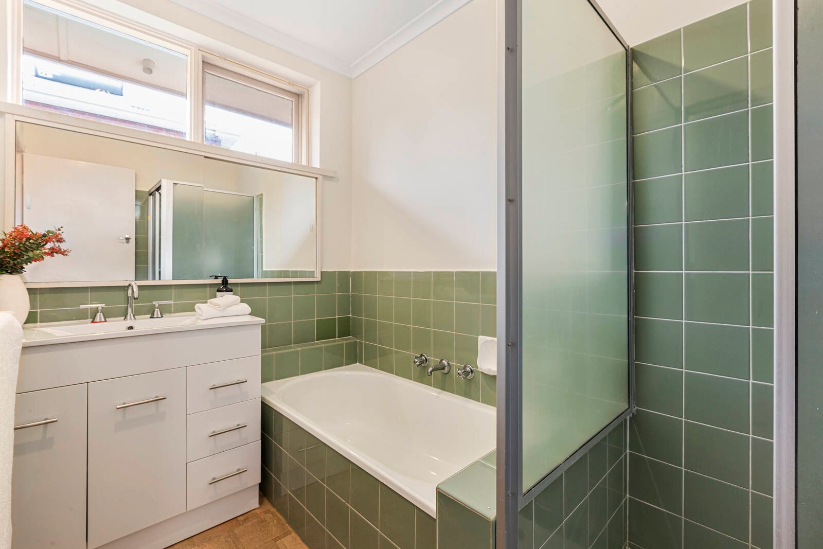 Real Estate and Property in APT 11/6 Creswick Street, Glen Iris, VIC