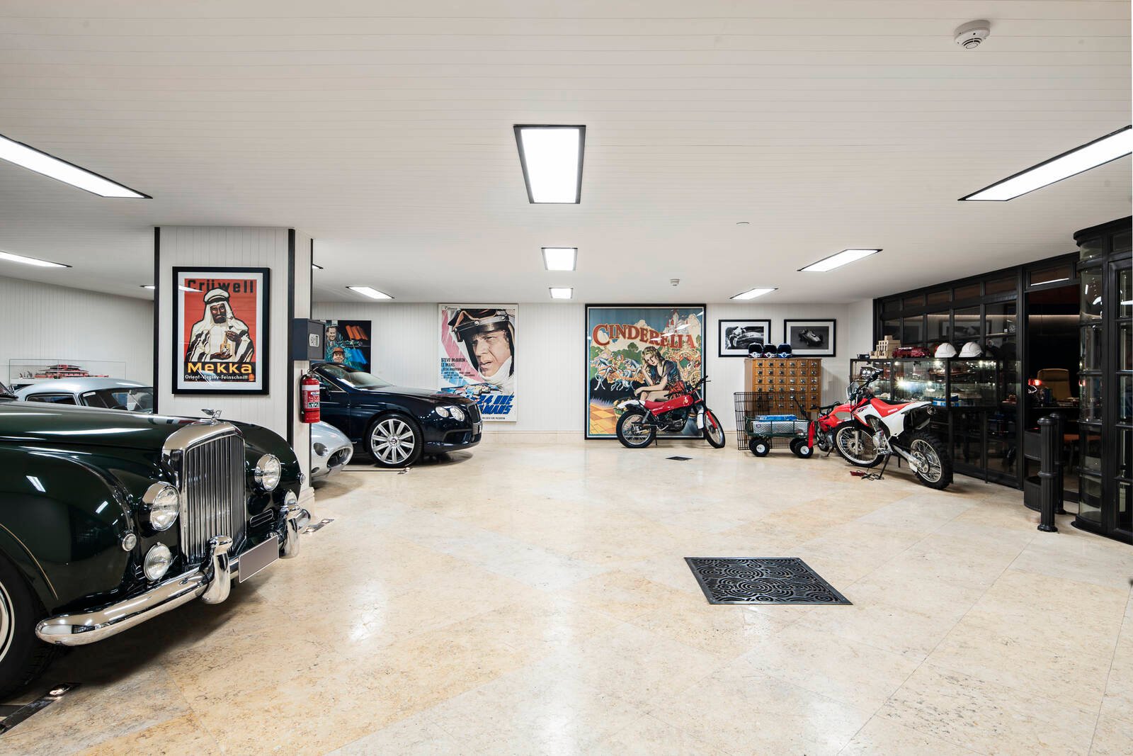 Real Estate and Property in APT 1/32 Grange Road, Toorak, VIC