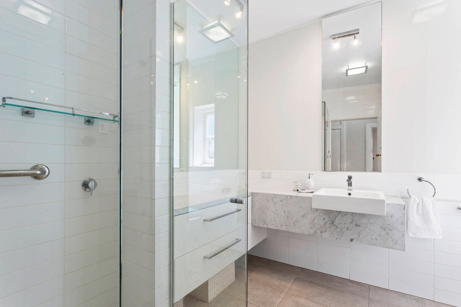 Real Estate and Property in APT 2/14 Grange Road, Toorak, VIC