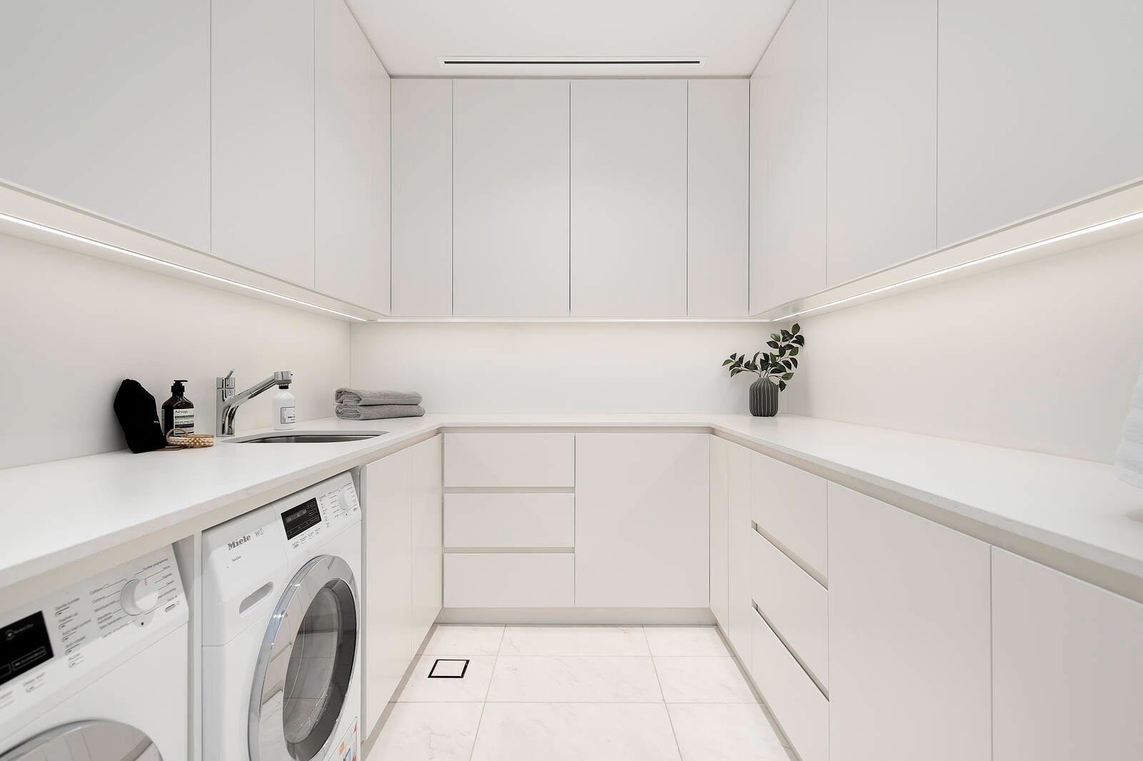 Real Estate and Property in APT 3/1 Irving Road, Toorak, VIC