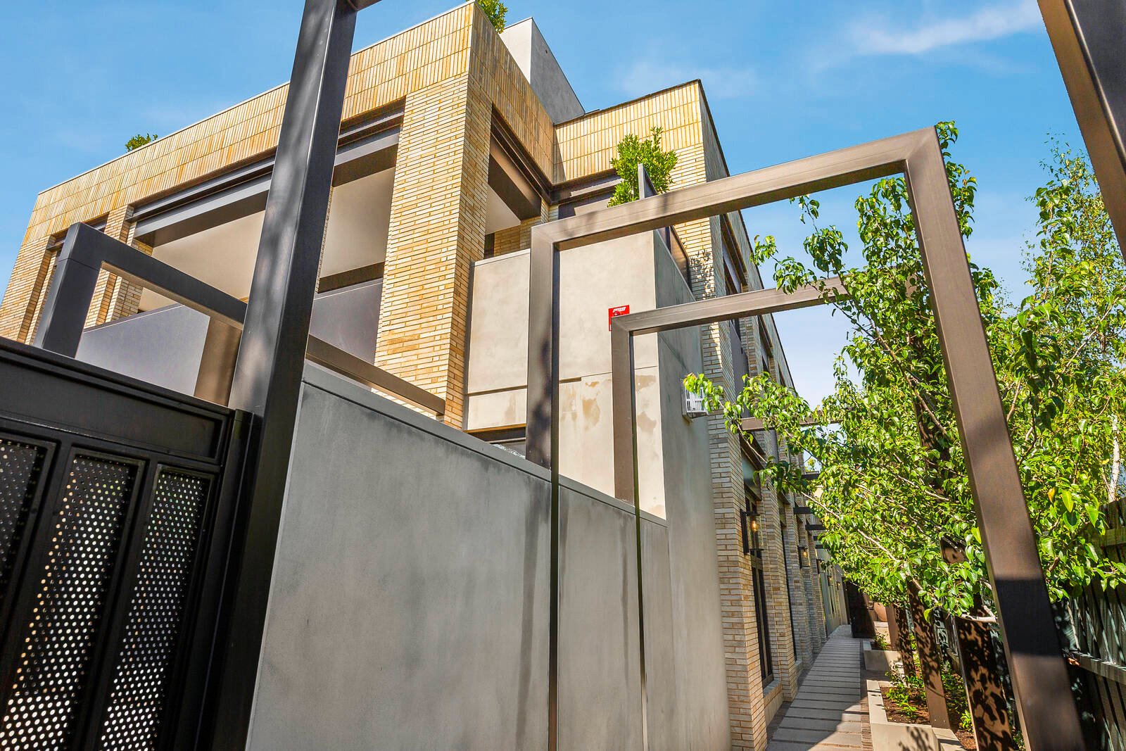 Real Estate and Property in APT 4/30 Kensington Road, South Yarra, VIC