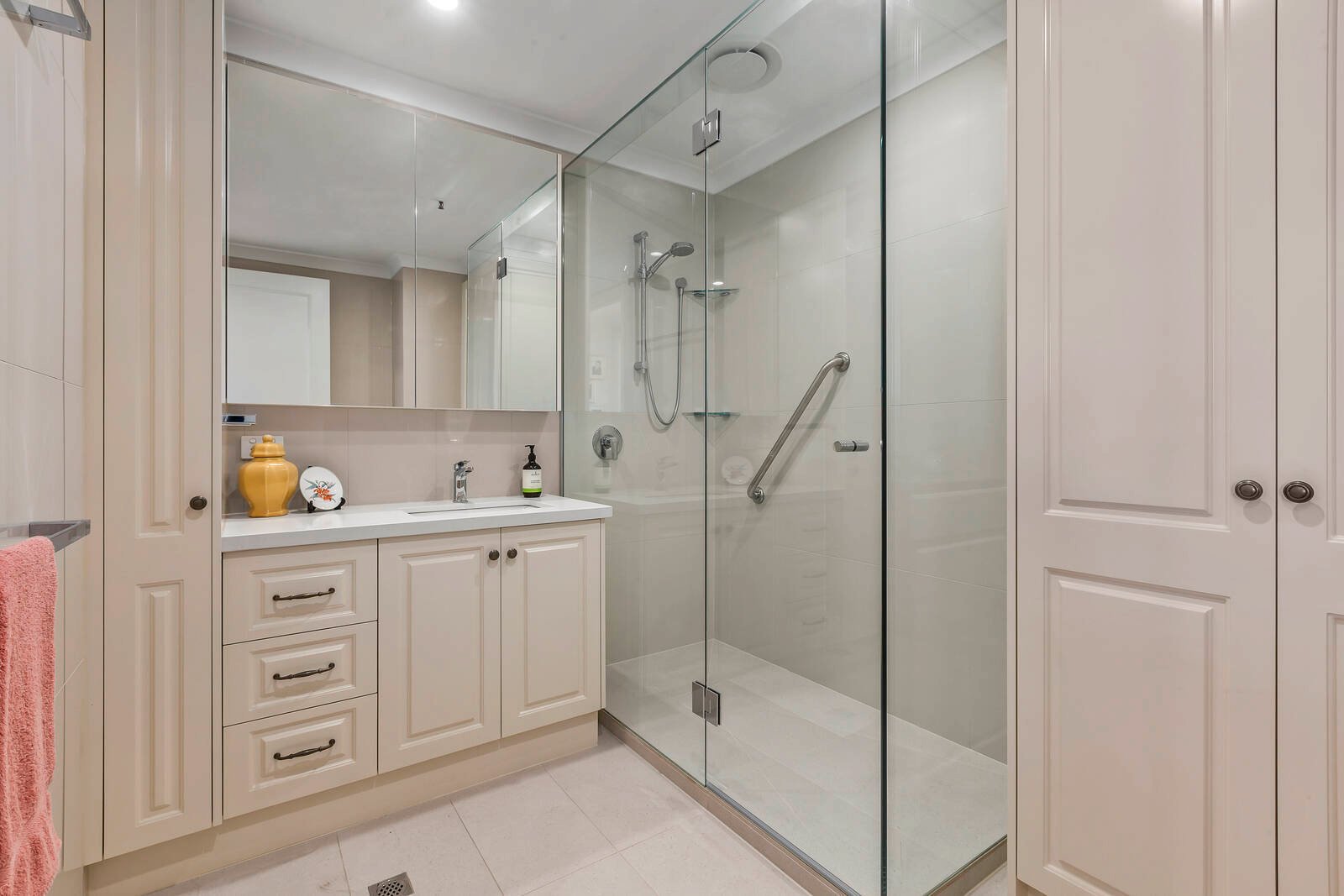 Real Estate and Property in APT 5, Level 13/431 St Kilda Road, Melbourne, VIC