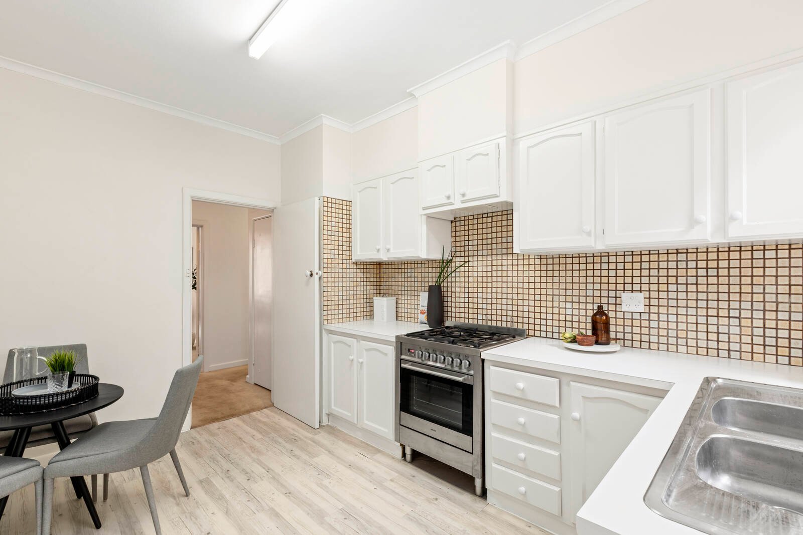 Real Estate and Property in APT 6/10 Hopetoun Road, Toorak, VIC