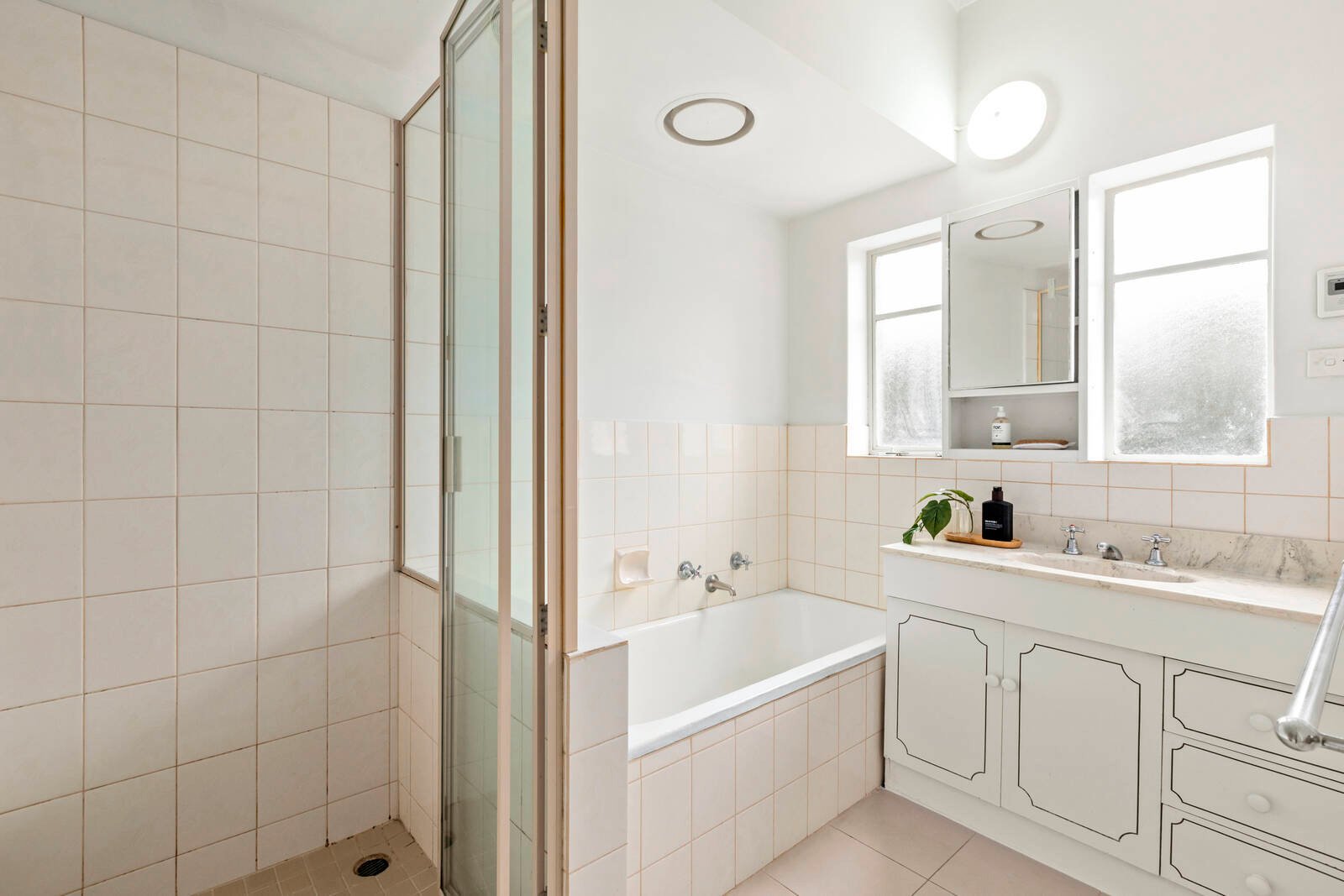 Real Estate and Property in APT 6/10 Hopetoun Road, Toorak, VIC