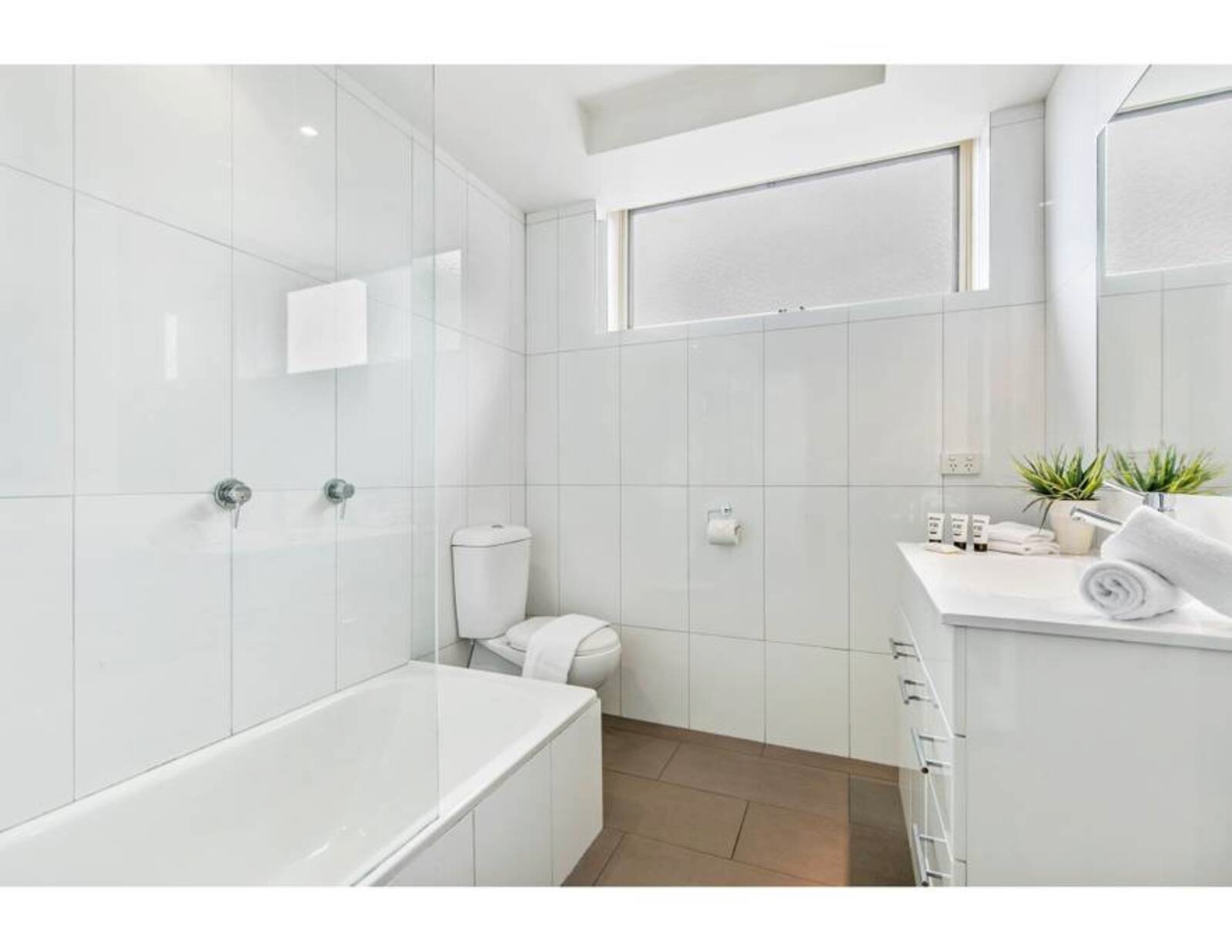 Real Estate and Property in APT 9/7 Clowes Street, South Yarra, VIC