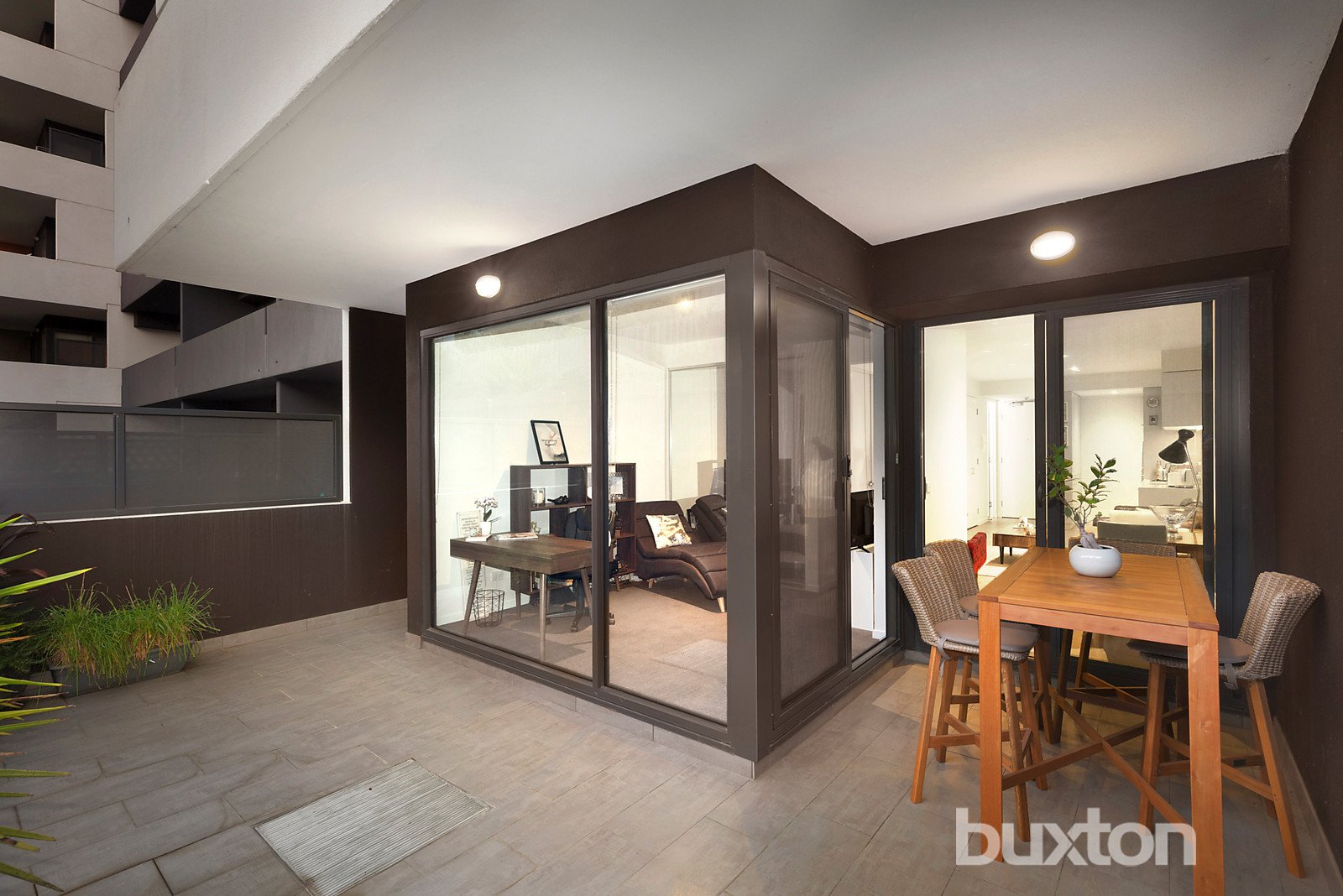 Gallery: B03/660 Blackburn Road