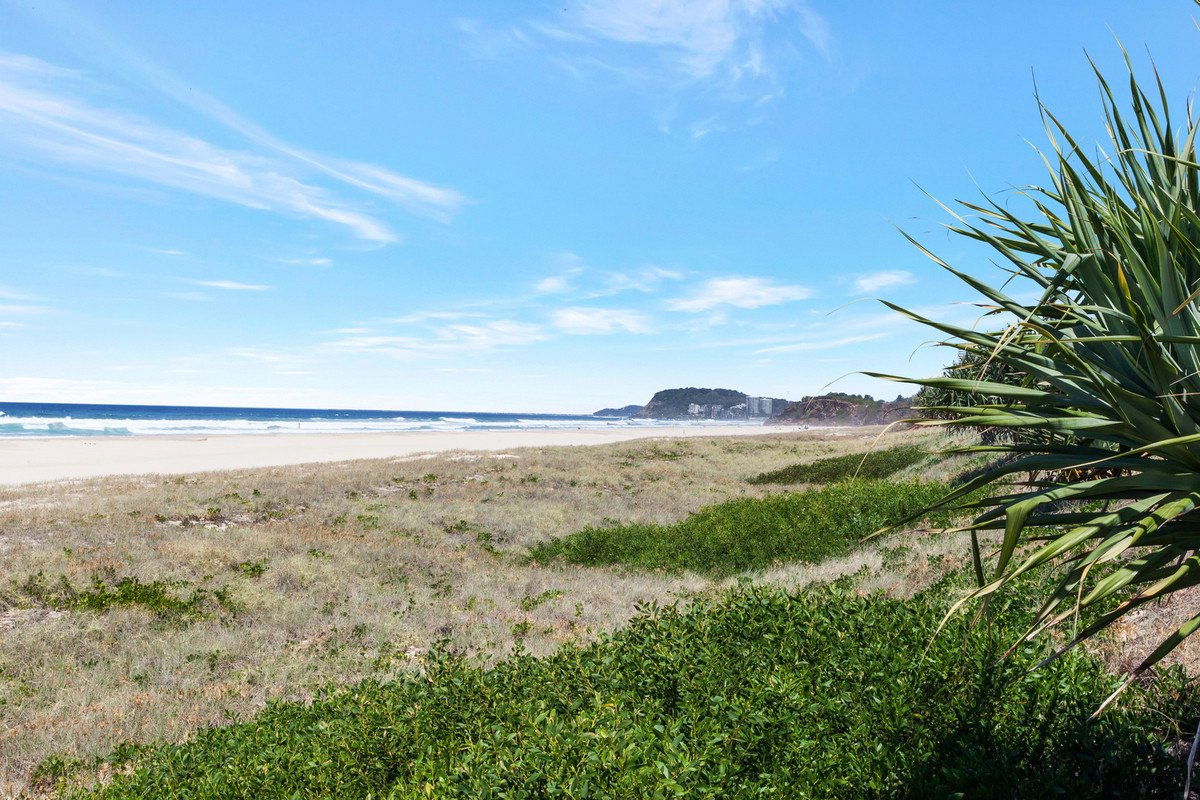 B20/1 Great Hall Drive Miami 14