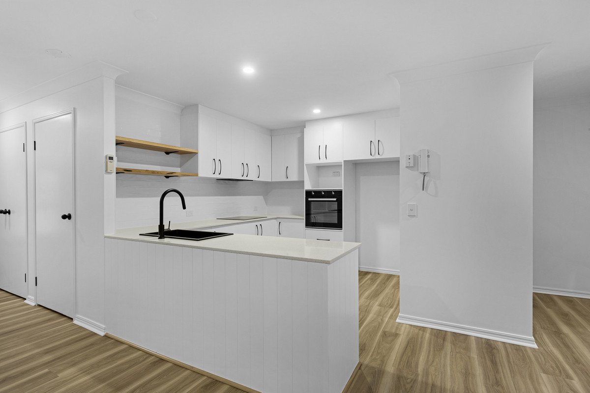 B20/1 Great Hall Drive Miami 2