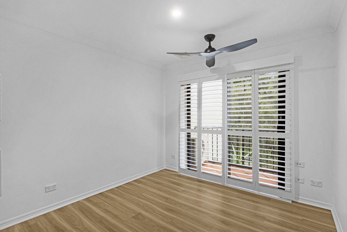 B20/1 Great Hall Drive Miami 6