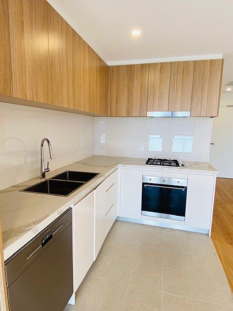 B202/27 Gertrude Street WOLLI CREEK 10