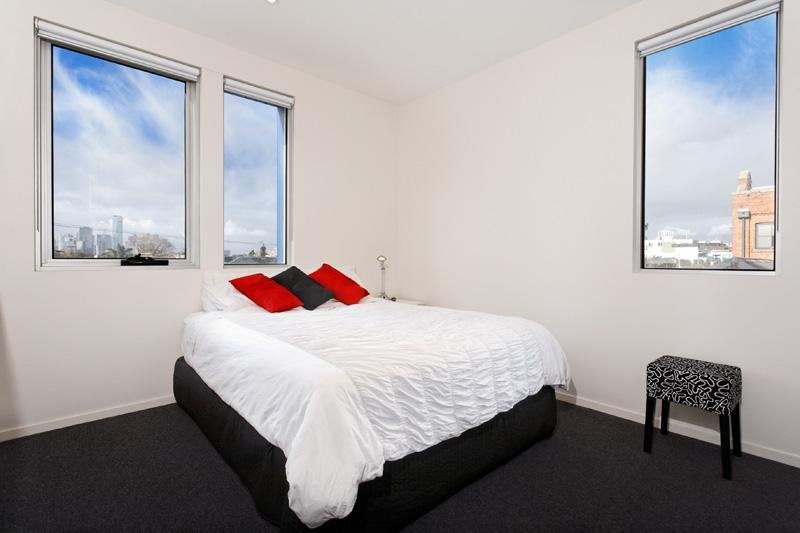 Gallery: B204/52 Dow Street