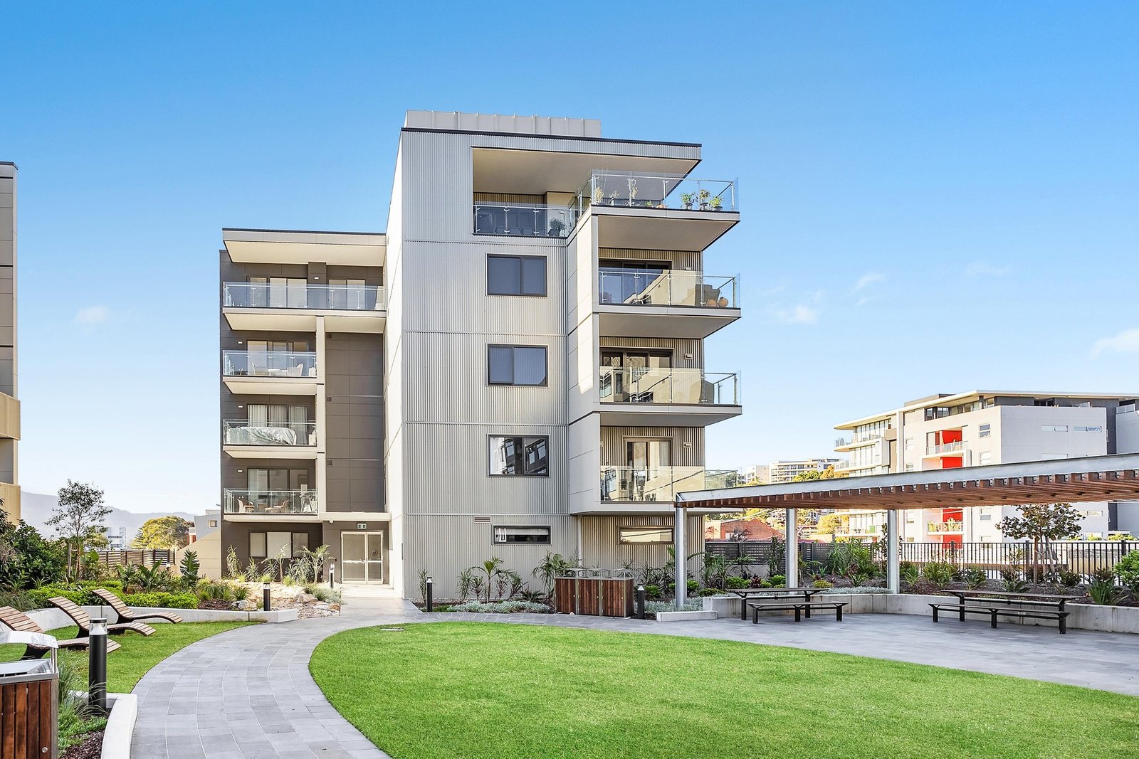 B411/83 Campbell Street WOLLONGONG 1