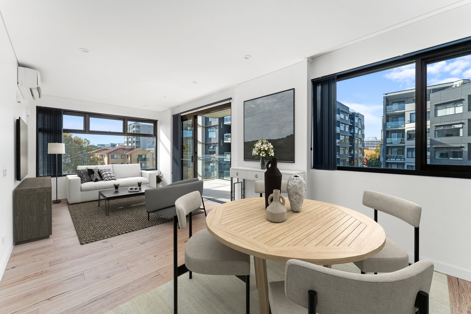 B411/83 Campbell Street WOLLONGONG 3